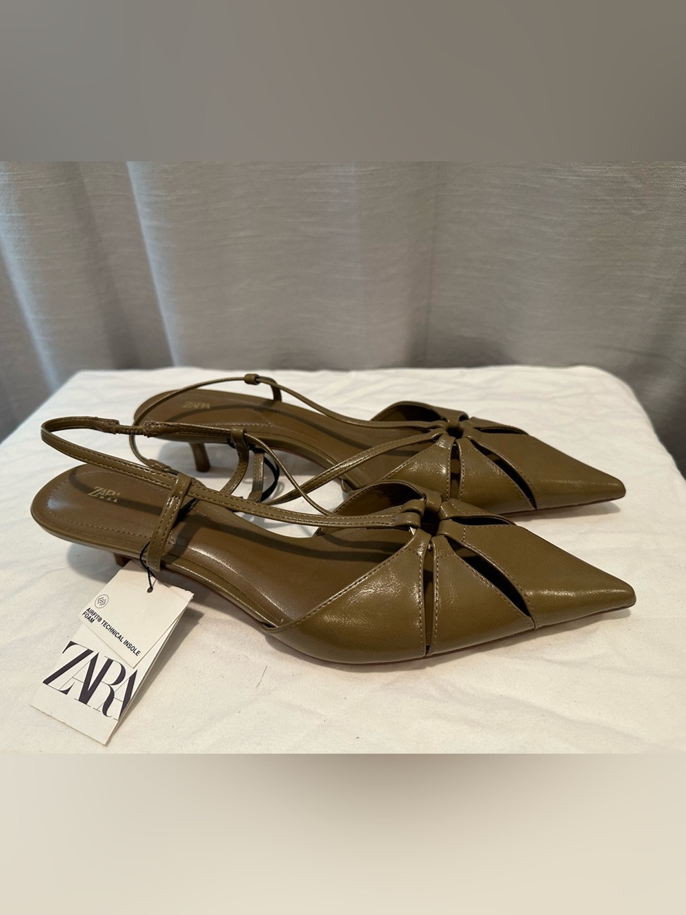 NWT ZARA SLINGBACK KITTEN HEELS GREEN 2207/510